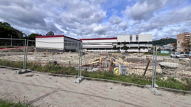 V&yacute;stavba druh&eacute; sportovn&iacute; haly v Mostě. (z&aacute;ř&iacute; 2026)