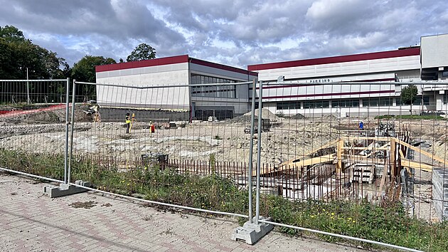V&yacute;stavba druh&eacute; sportovn&iacute; haly v Mostě. (z&aacute;ř&iacute; 2026)