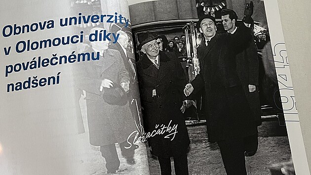 Strana almanachu vydaného k letošním oslavám olomoucké univerzity. (9. září 2026)