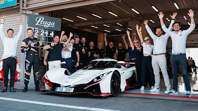 Testovací jezdec značky Praga Aleš Jirásek zajel s modelem Bohema okruh ve Spa-Francorchamps za rekordních 2:21,420.