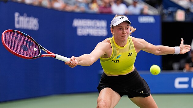 Jelena Rybakinová během čtvrtfinále US Open proti Čeng Čchin-wen.