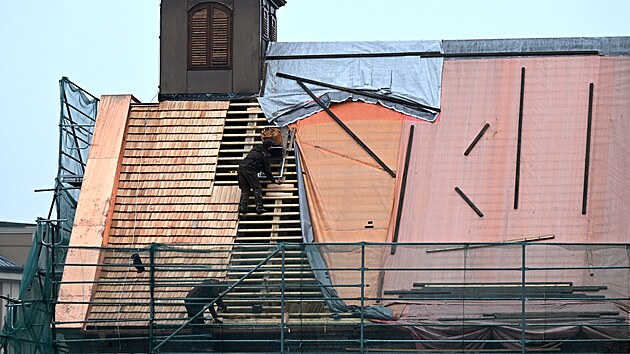 V leto&scaron;n&iacute;m roce děln&iacute;ci dokončili opravu střechy kostela. Nově ji tvoř&iacute; modř&iacute;nov&yacute; &scaron;indel. Pr&aacute;ce na obnově kostela svat&eacute; Kateřiny by měly pokračovat i v roce př&iacute;&scaron;t&iacute;m odvlhčen&iacute;m a položen&iacute;m vnitřn&iacute;ch podlah.