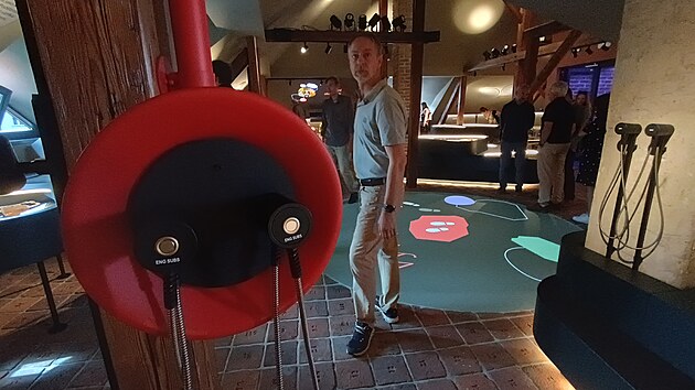 Po sedmi letech m&aacute; Chotěboř znovu sv&eacute; městsk&eacute; muzeum. Vybudov&aacute;no bylo v prostor&aacute;ch b&yacute;val&eacute; po&scaron;ty, jedn&eacute; z dominant n&aacute;měst&iacute; T. G. Masaryka, za zhruba 128 milionů korun. Jde o supermodern&iacute; expozici plnou projektorů, audiovizu&aacute;ln&iacute; techniky, dotykov&yacute;ch obrazovek a interaktivn&iacute;ch her včetně virtu&aacute;ln&iacute; reality. (2. z&aacute;ř&iacute; 2026)
