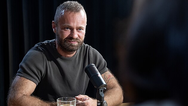 Hostem podcastu NA KAFI byl letecký záchranář Marek Dvořák