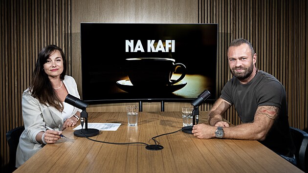 Hostem podcastu NA KAFI byl letecký záchranář Marek Dvořák