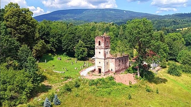 Práce na záchraně evangelického kostela v Rudníku