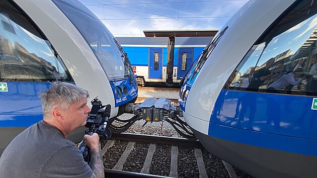 Společnost Arriva v Plzni představila první dvě kompletně modernizované tříčlánkové motorové jednotky Stadler, které od prosince nasadí mezi Plzní a Domažlicemi. (3. září 2026)