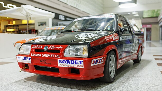 Příprava výstavy ke 125 letům historie Škoda Motorsport. V brněnském OC Olympia budou k vidění závodní legendy, které běžně neopouštějí muzea ani soukromé sbírky. (6. září 2026)