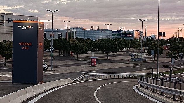 Nové napojení vjezdu k Metropoli Zličín z Rozvadovské spojky (18. září 2026)