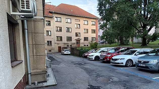 V minulosti studie narážely na odpor místních kvůli špatně navrženým parkovacím místům. Radnice nyní slibuje logičtější uspořádání stání, která obyvatelům nebudou zhoršovat komfort bydlení.