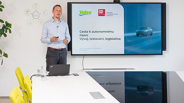 Lukáš Pařil, Valeo