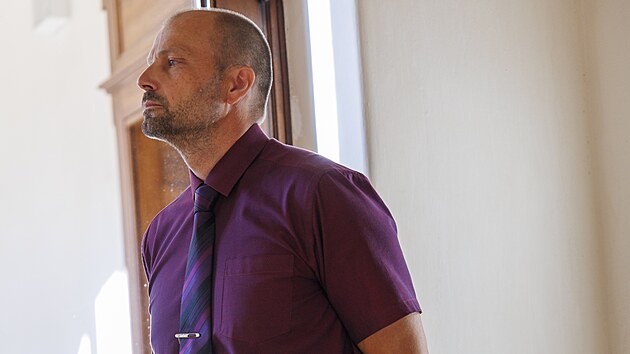 Státní zástupce Jiří Morava pětiletý trest považoval za za odpovídající. Odvolací krajský soud v Brně mu dal za pravdu a potvrdil Martinu Nacházelovi trest za způsobenou dopravní nehodu pod vlivem omamných látek. (16. září 2026)