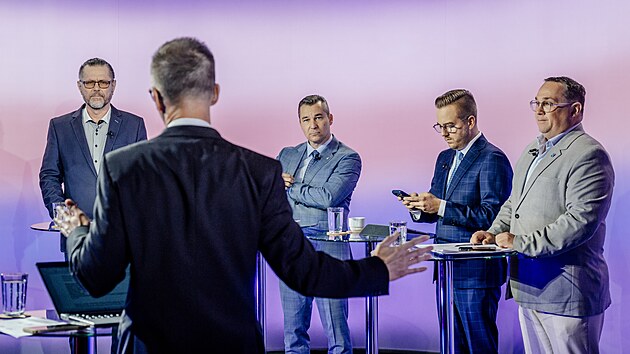 Superdebata iDNES.cz, Ostrava. Rostislav Řeha (Česká pirátská strana), Aleš Boháč (Starostové pro Ostravu), Richard Vereš (ANO), Jan Dohnal (ODS, KDU-ČSL, TOP 09).