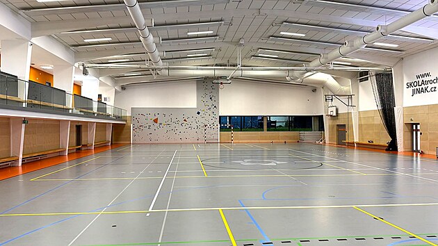 V Dačicích otevřeli multisportovní halu.