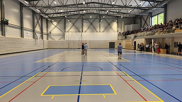 Nová tělocvična v Letohradě nabízí kromě sportoviště a zázemí i 200 míst pro diváky. (2. září 2026)