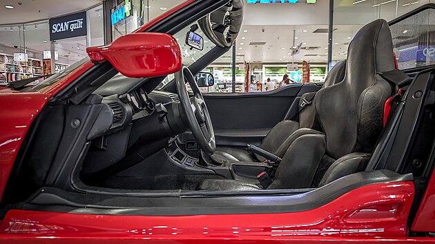 Instalace výstavy Na BMW v nákupním centru Arkády Pankrác