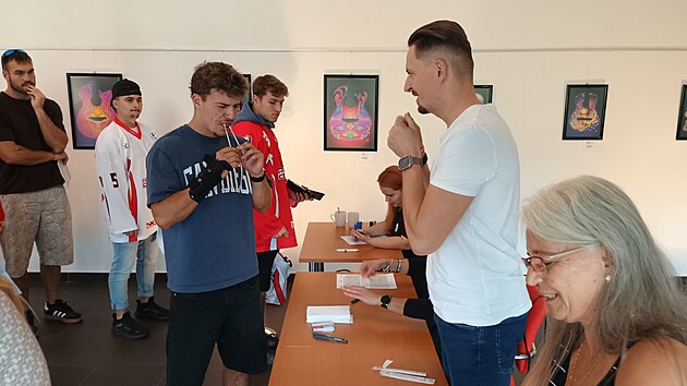 Jak na to, radil dobrovolníkům Jan Ondrejka, otec malého Jindry.