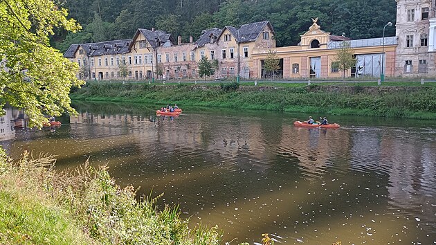 Areál bývalých lázní v Kyselce obnovuje obecně prospěšná společnost Lázně Kyselka už 13 let. (10. září 2026)
