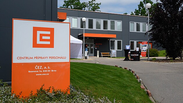 Brněnsk&eacute; &scaron;kolic&iacute; středisko pro budouc&iacute; oper&aacute;torky a oper&aacute;tory v jadern&yacute;ch elektr&aacute;rn&aacute;ch.