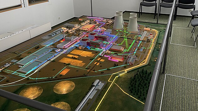 Model jadern&eacute; elektr&aacute;rny v brněnsk&eacute;m &scaron;kolic&iacute;m středisku pro budouc&iacute; oper&aacute;torky a oper&aacute;tory v jadern&yacute;ch elektr&aacute;rn&aacute;ch.