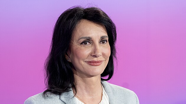 Superdebata kandidátů na brněnského primátora na iDNES.cz s moderátorem Vladimírem Vokálem. Na snímku Karin Podivinská Karasová (Brnoklidem). (22. září 2026)
