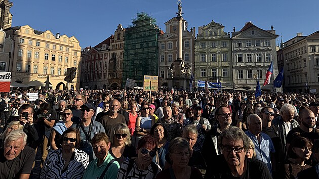 Na Staroměstském náměstí v Praze se z iniciativy spolku Milion chvilek sešli lidé na demonstraci, která má motivovat k účasti ve volbách.