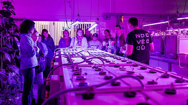 Noc vědy nabízí pohled do zákulisí vědeckého výzkumu zábavnou a názornou formou. Součástí programu jsou experimenty, demonstrace i aktivity pro děti. (24. září 2026)