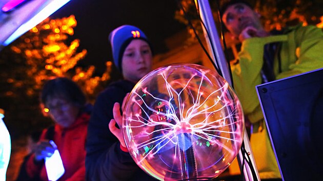 Noc vědy zve návštěvníky k objevování světa vědy a techniky. Na různých stanovištích si mohou řadu věcí sami vyzkoušet a zjistit, jak fungují. (24. září 2026)