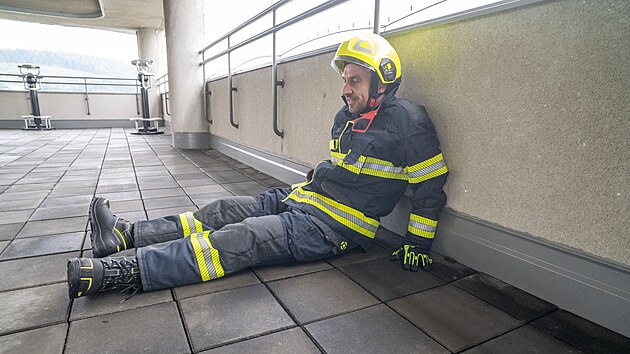 Trénink hasičů a pracovníků firmy Holík International na Baťově mrakodrapu ve Zlíně na finále Zlínské ligy železných hasičů. (září 2026)