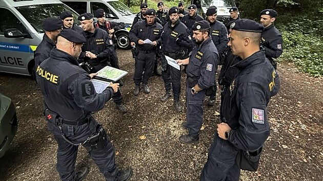 Pátrání policistů po pohřešované Janě Šerjeníkové z Frýdku-Místku. (29. září 2026)