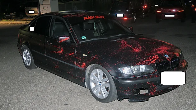 Cizinec při driftování srazil v Týně nad Vltavou muže na přechodu.