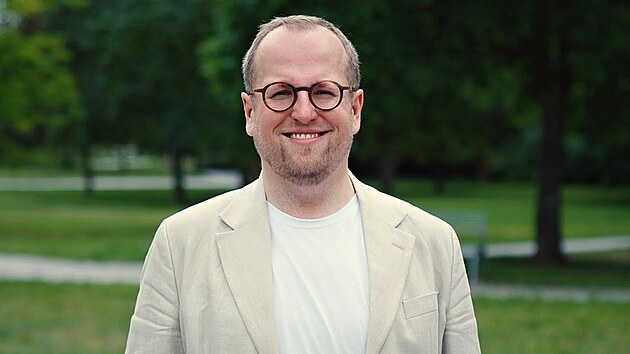 Kandidátku hnutí STAN v Pardubicích vede politolog a aktivista Daniel Vondra.