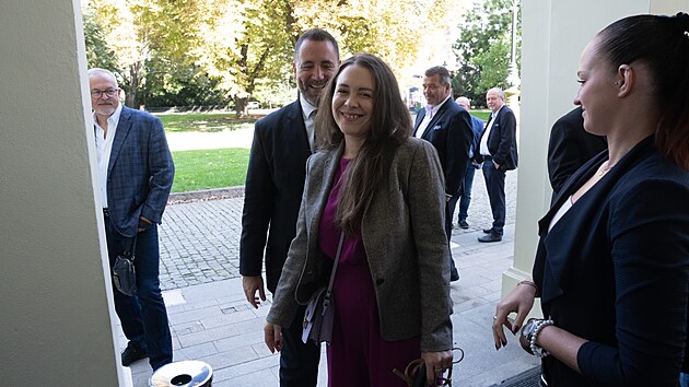 Motoristé na pražském Žofíně zahájili ostrou fázi kampaně před komunálními volbami. Na snímku je poslankyně Gabriela Sedláčková a ministr životního prostředí Igor Červený. (29. září 2026)