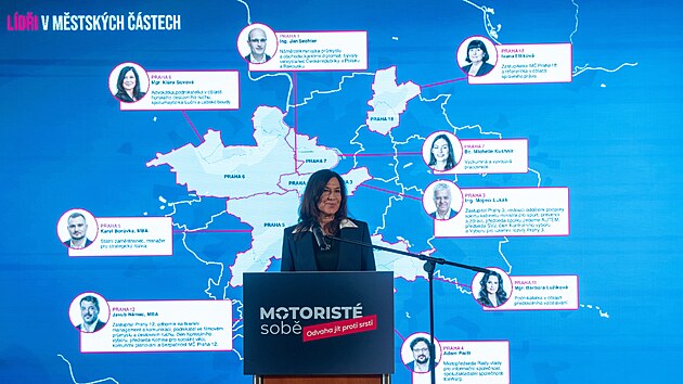 Motoristé na pražském Žofíně zahájili ostrou fázi kampaně před komunálními volbami. Na snímku je lídryně pražské kandidátky Klára Sovová. (29. září 2026)