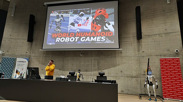 Představení dvojice humanoidních robotů na půdě vysoké školy polytechnické v Jihlavě. (18. září 2026)