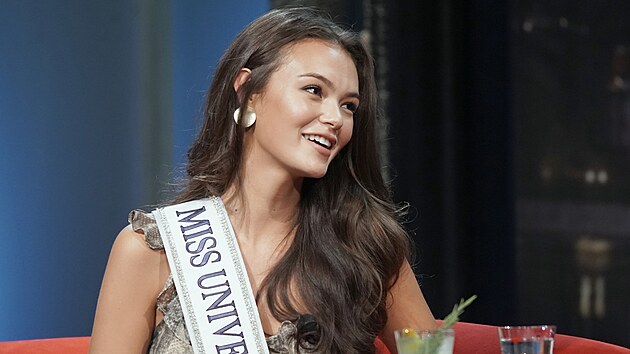 Miss Universe Česko 2026 Sophia Maria Osako v Show Jana Krause (září 2026)