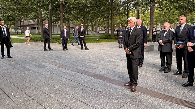 Během prvn&iacute;ho dne sv&eacute; pracovn&iacute; cesty do Spojen&yacute;ch st&aacute;tů nav&scaron;t&iacute;vil česk&yacute; prezident Petr Pavel N&aacute;rodn&iacute; pam&aacute;tn&iacute;k 11. z&aacute;ř&iacute;. U hru&scaron;ně zn&aacute;m&eacute; jako Survivor Tree uctil oběti teroristick&yacute;ch &uacute;toků. (21. z&aacute;ř&iacute; 2026)