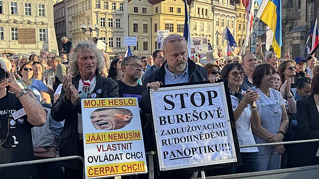 Spolek Milion chvilek pro demokracii v Praze zorganizoval demonstraci. Chtěl lidi motivovat k účasti v komunálních a senátních volbách. (28. září 2026)