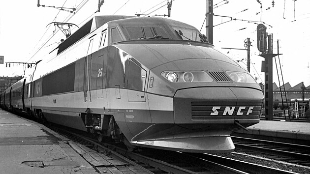 Souprava TGV ve stanici Saint-Étienne-Châteaucreux v říjnu 1981