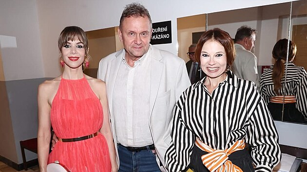 Jana Fabiánová, Petr Kosiner alias Láznička a Bára Fišerová