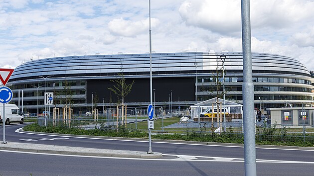 Multifunkční T Arena, kterou dělníci dokončují v areálu brněnského výstaviště. (23. září 2026)