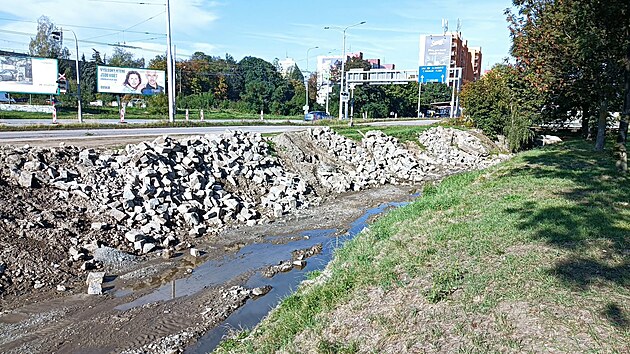Stavba mostu přes Dobrovodsk&yacute; potok v Česk&yacute;ch Budějovic&iacute;ch (19. z&aacute;ř&iacute; 2026)