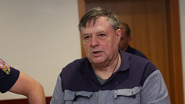 B&yacute;val&yacute; ostravsk&yacute; poslanec za ČSSD Petr Wolf přich&aacute;z&iacute; k Okresn&iacute;mu soudu v Ostravě. (5. ř&iacute;jna 2026)