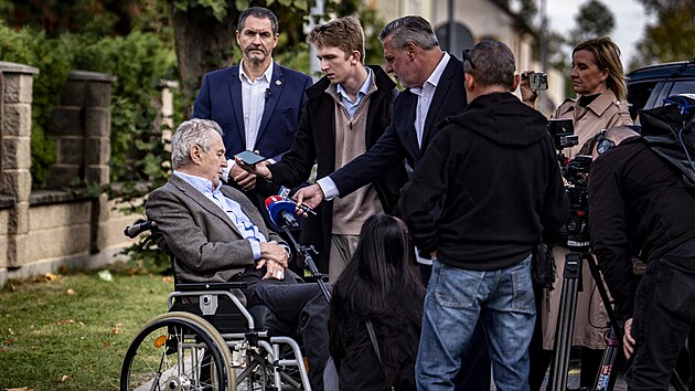 Miloš Zeman volí do komunálních a senátních voleb v Lánech. (9. září 2026)