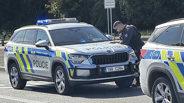 Policie zasahovala kvůli osobě na oblouku Trojského mostu. (1. října 2026)