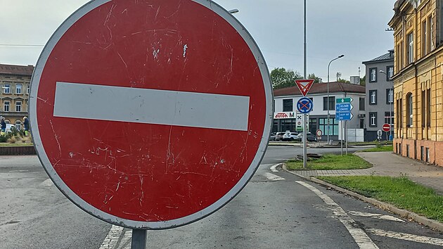 Nákladní ulice v Teplicích. (říjen 2026)