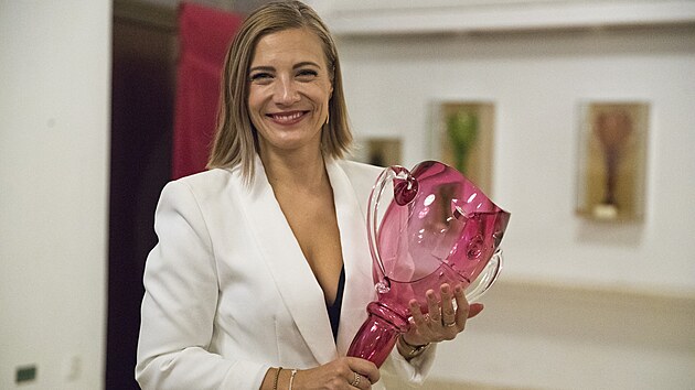 Herečka a zpěvačka Nat&aacute;lie Tich&aacute;nkov&aacute; z&iacute;skala Cenu Th&aacute;lie v kategorii Muzik&aacute;l za roli Evy Mar&iacute;a Duarte de Per&oacute;n v rockov&eacute;m muzik&aacute;lu Evita. (5. ř&iacute;jna 2026)
