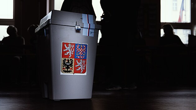 V Česku začaly komunální a senátní volby. (9. září 2026)
