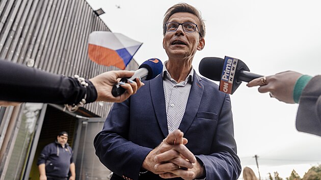 V Česku začaly komunální a senátní volby. Martin Kupka s rodinou odvolil v Líbeznicích. (9. září 2026)