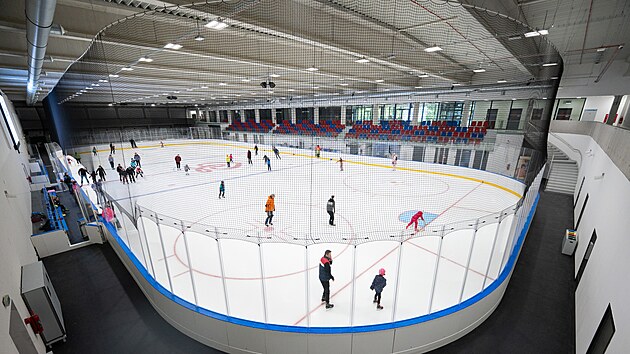 Uhersk&eacute; Hradi&scaron;tě otevřelo nov&yacute; zimn&iacute; stadion za 447 milionů korun. Sloužit bude nejen hokejistům, ale i veřejnosti a jin&yacute;m sportovcům. (ř&iacute;jen 2026)
